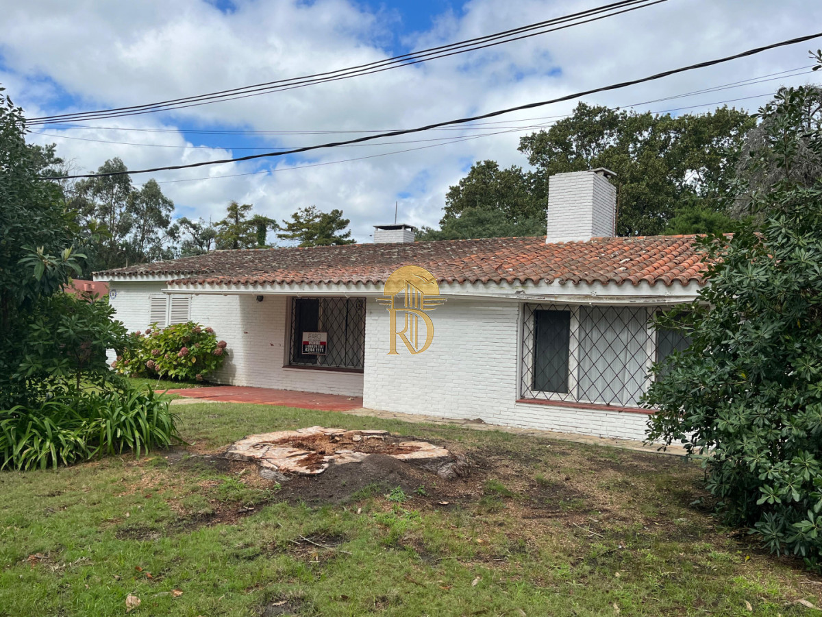 Oportunidad destacada.Construcción solida sobre muy buen terreno, ubicada en Golf -id-762-1