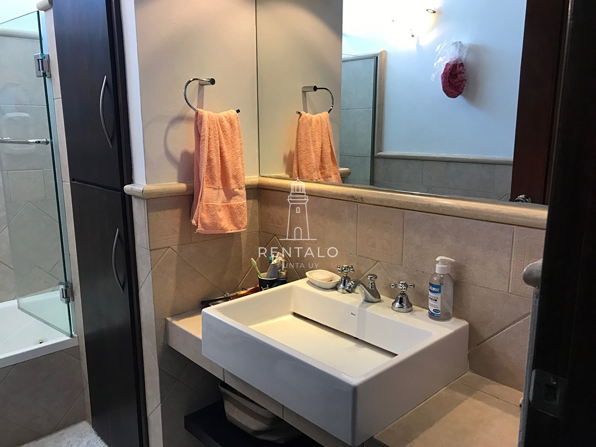 Casa ID.1179 - Casa en Mansa 4 dormitorios con piscina y barbacoa