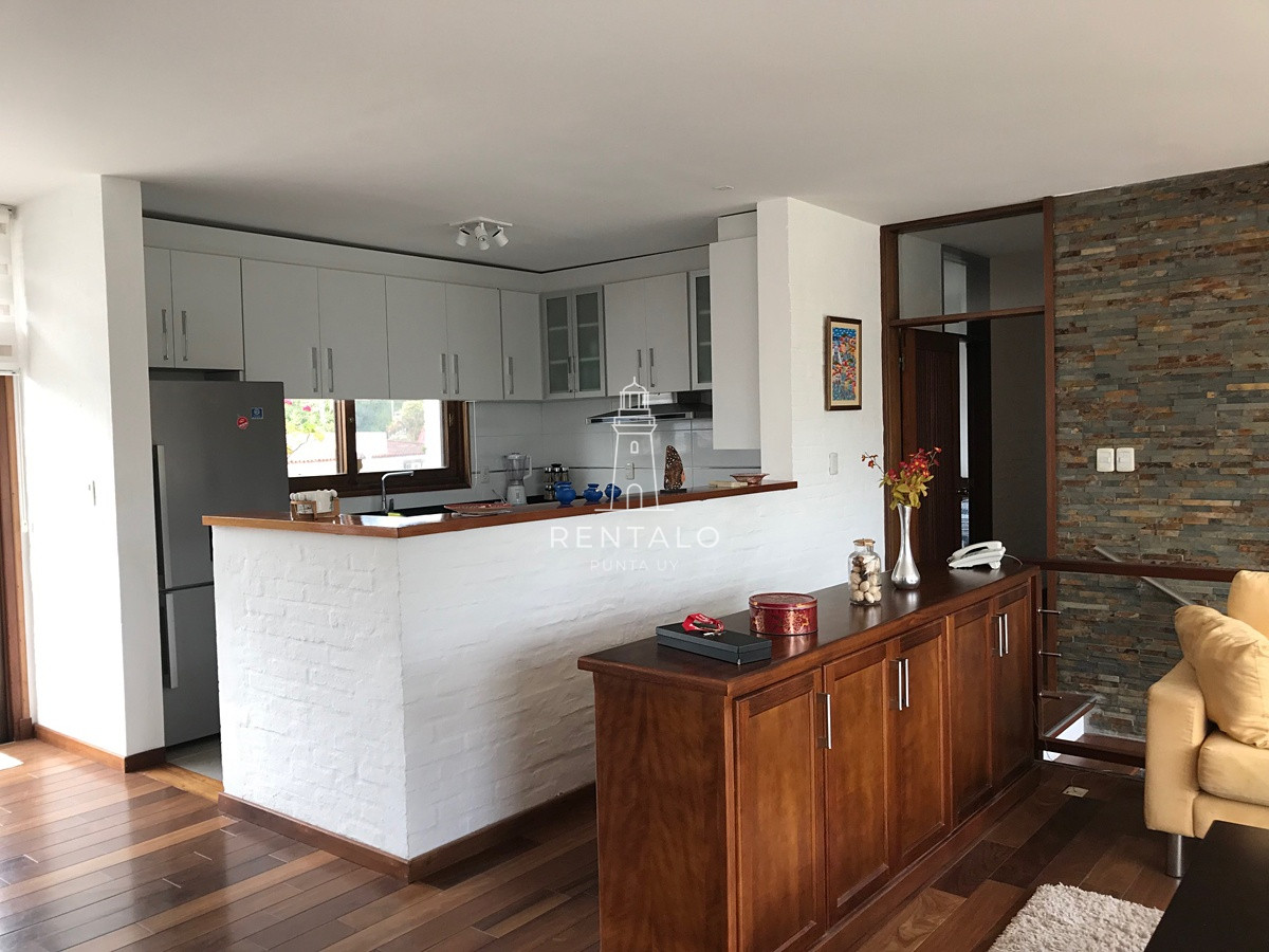 Casa ID.1179 - Casa en Mansa 4 dormitorios con piscina y barbacoa