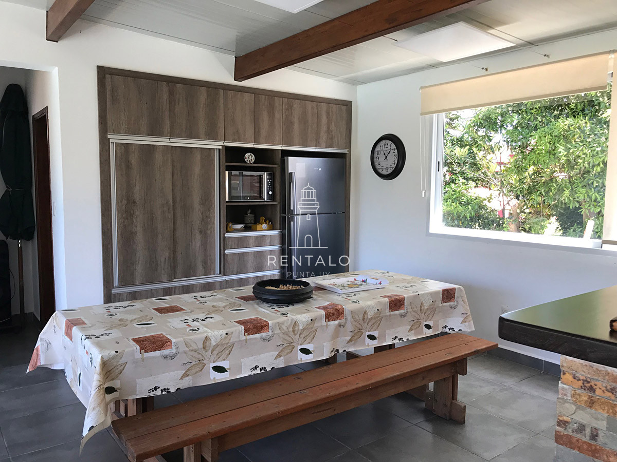 Casa ID.1179 - Casa en Mansa 4 dormitorios con piscina y barbacoa