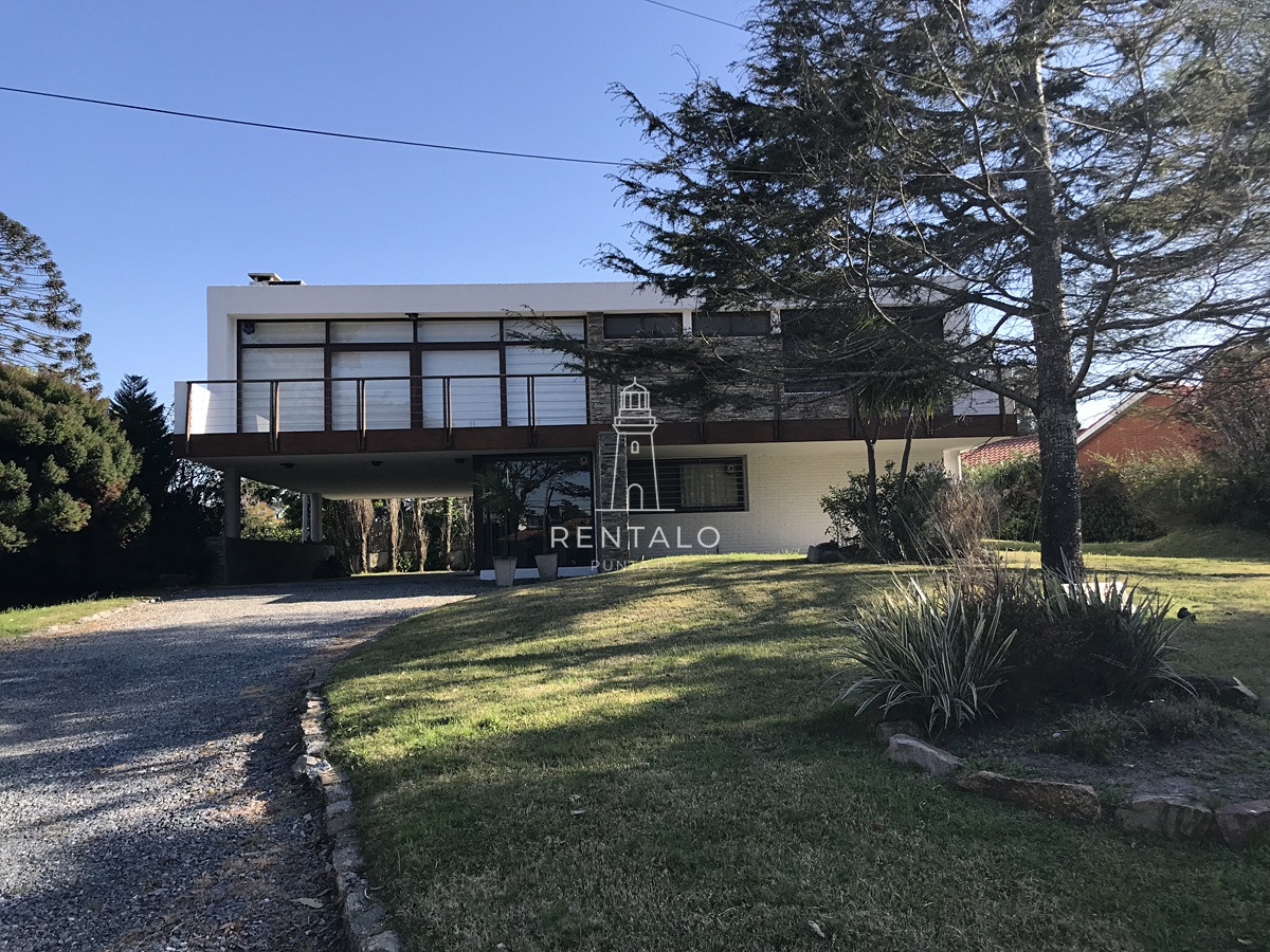 Casa ID.1179 - Casa en Mansa 4 dormitorios con piscina y barbacoa