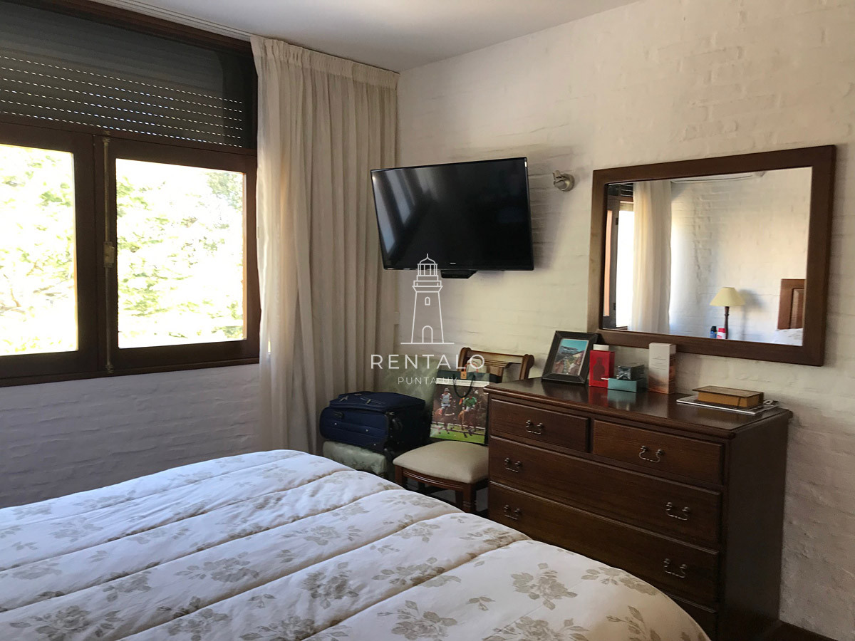 Casa ID.1179 - Casa en Mansa 4 dormitorios con piscina y barbacoa