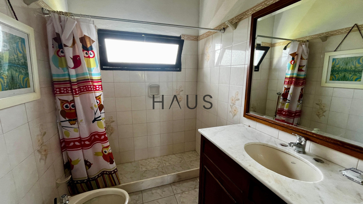 Casa ID.243 -  Tu Refugio en Pinares: Elegancia y Comodidad en Punta del Este