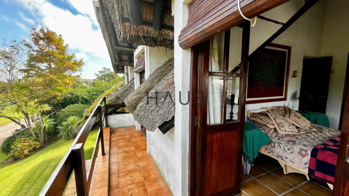Casa ID.243 -  Tu Refugio en Pinares: Elegancia y Comodidad en Punta del Este