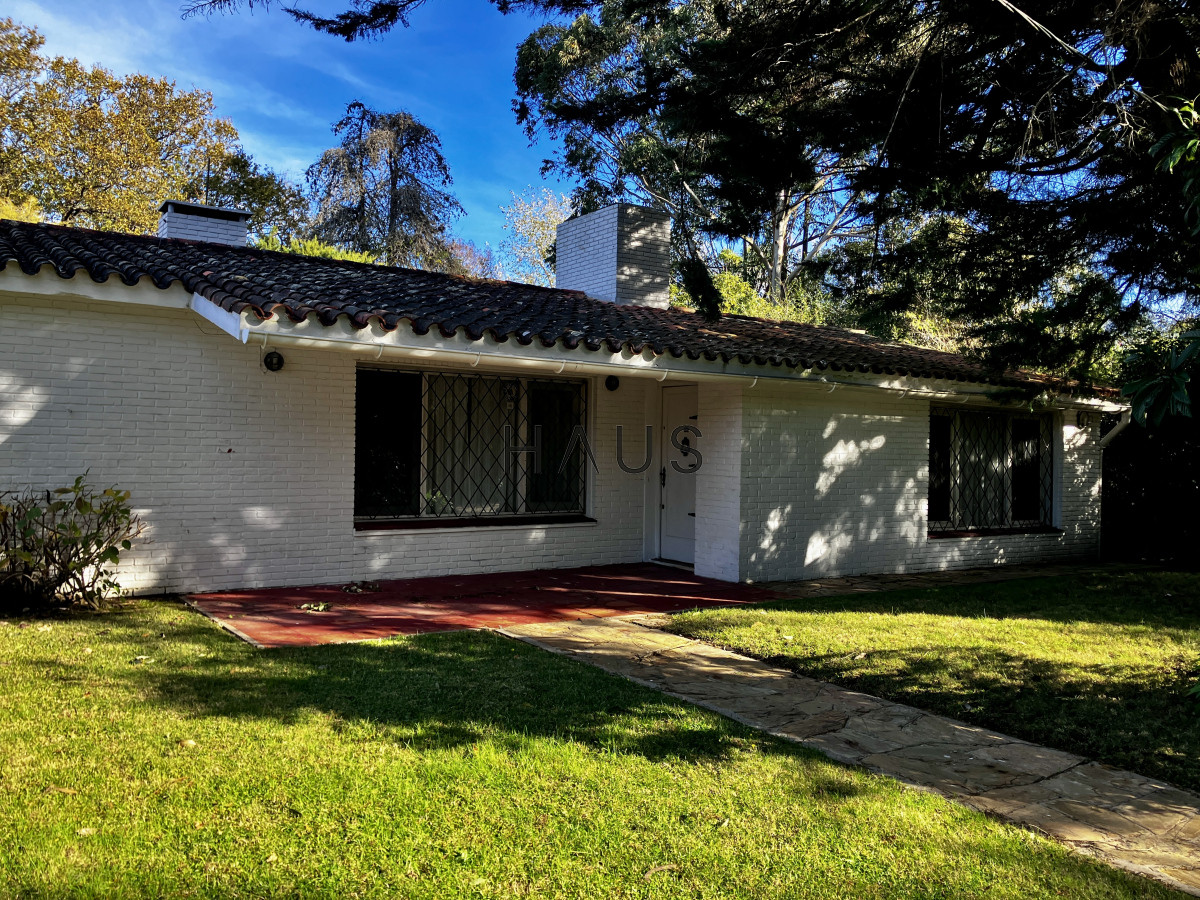Casa ID.54 - Oportunidad destacada.Construcción solida sobre muy buen terreno, ubicada en Golf