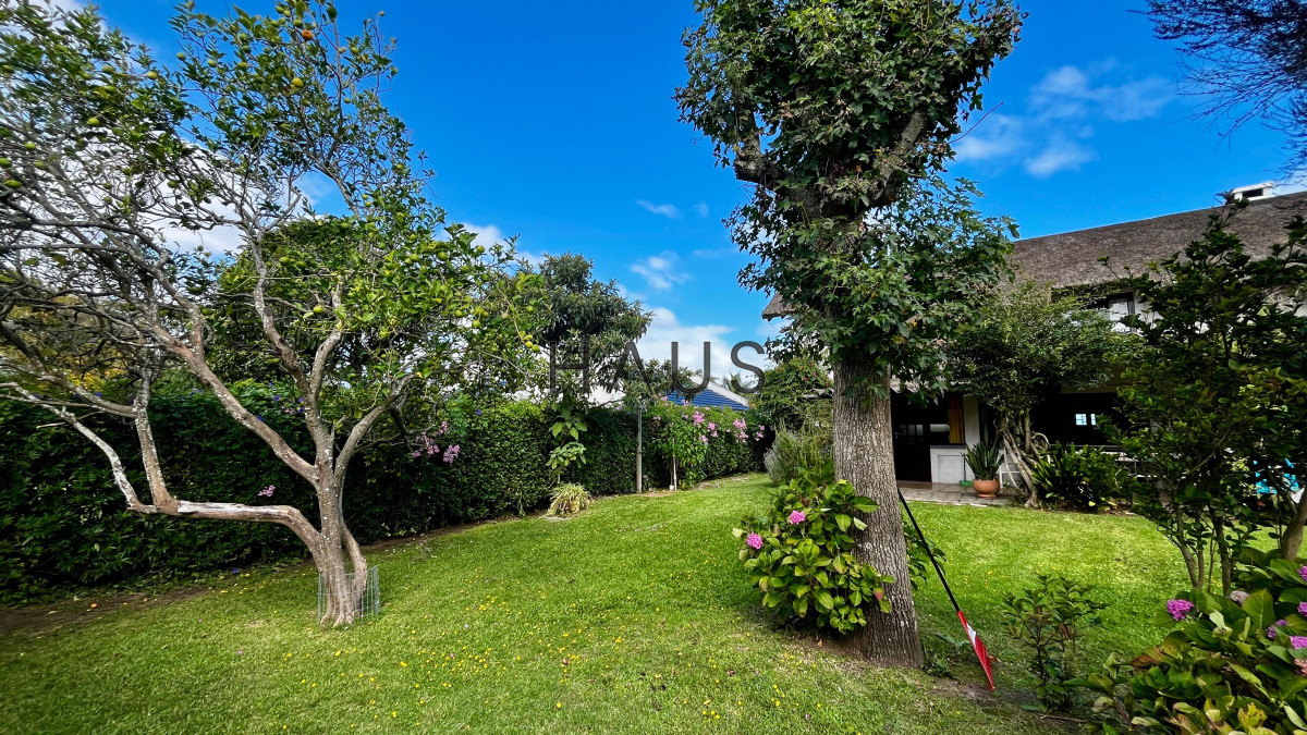 Casa ID.243 -  Tu Refugio en Pinares: Elegancia y Comodidad en Punta del Este