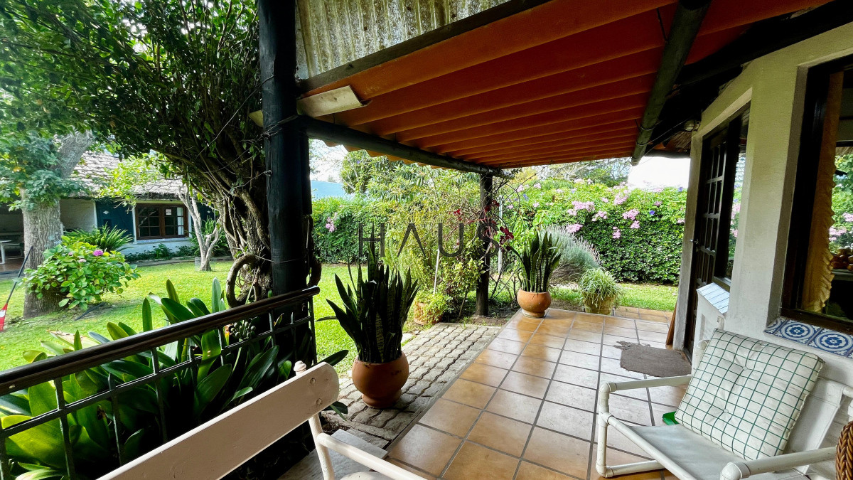 Casa ID.243 -  Tu Refugio en Pinares: Elegancia y Comodidad en Punta del Este