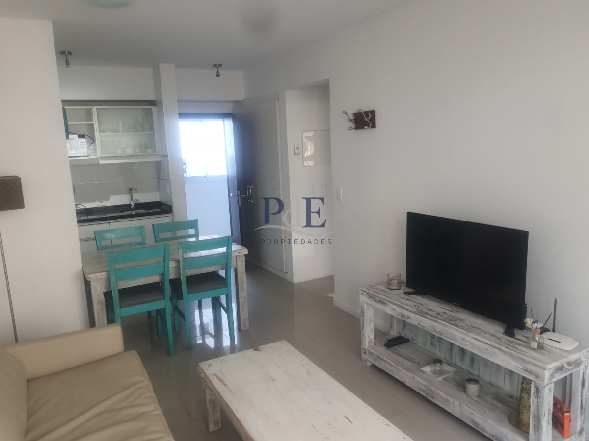 Apartamento en Peninsula a 200 mts del Puerto  - Imagen 2