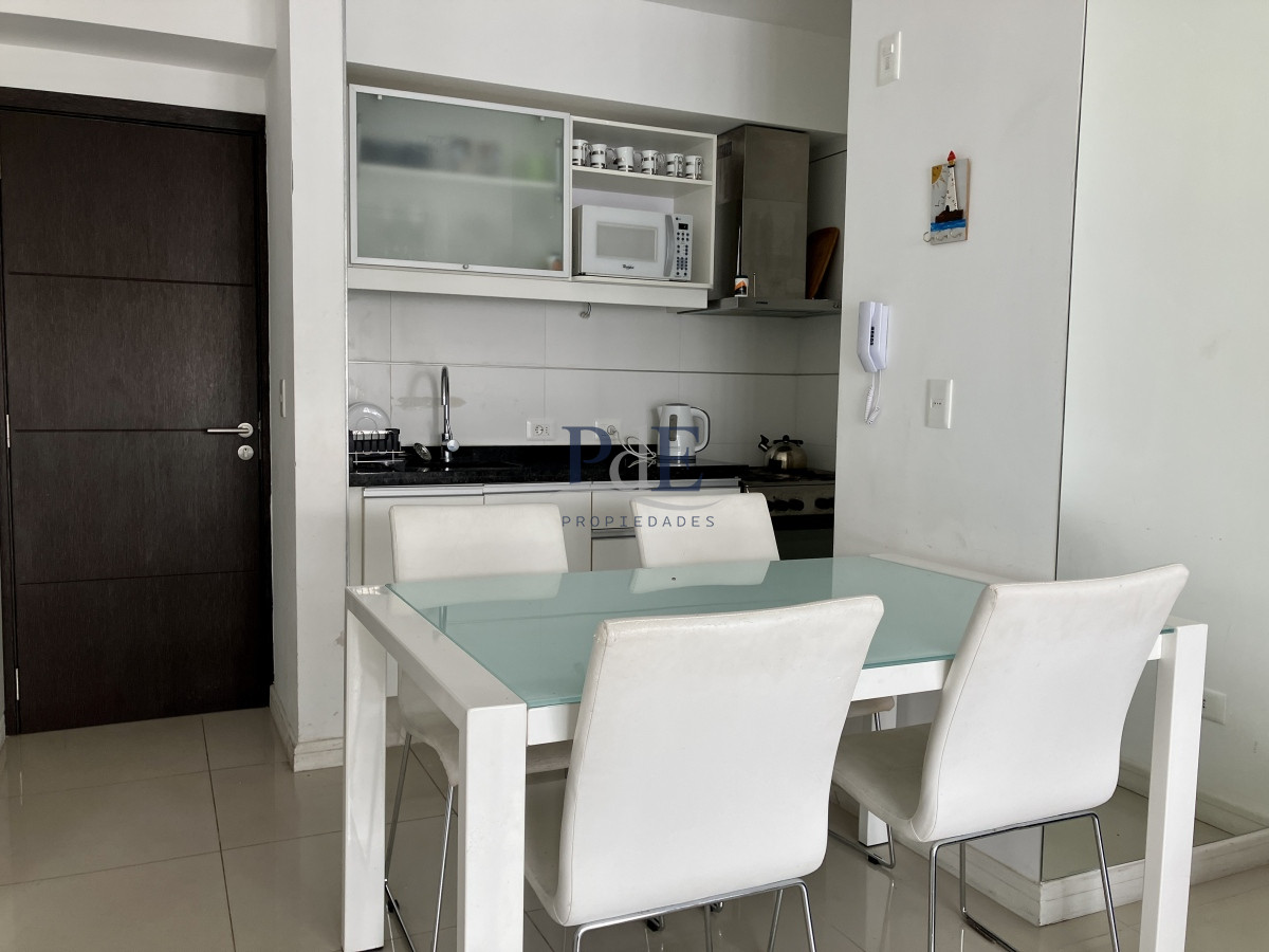 Apartamento en Península | 1 Dormitorio con Garaje. Punta del Este - Imagen 2