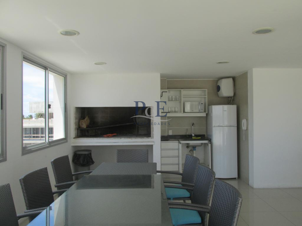 Apartamento en Península | 1 Dormitorio con Garaje. Punta del Este - Imagen 10
