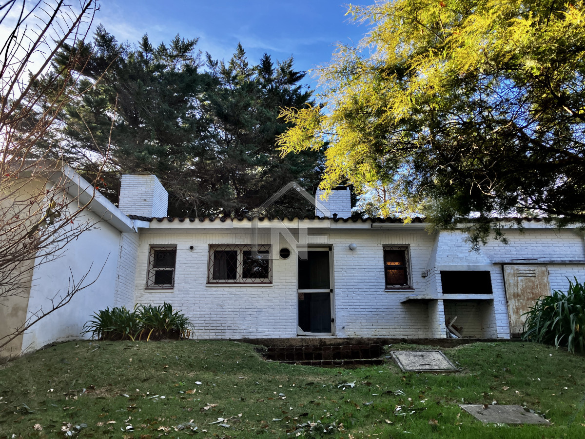 Casa ID.53 - Oportunidad destacada.Construcción solida sobre muy buen terreno, ubicada en Golf