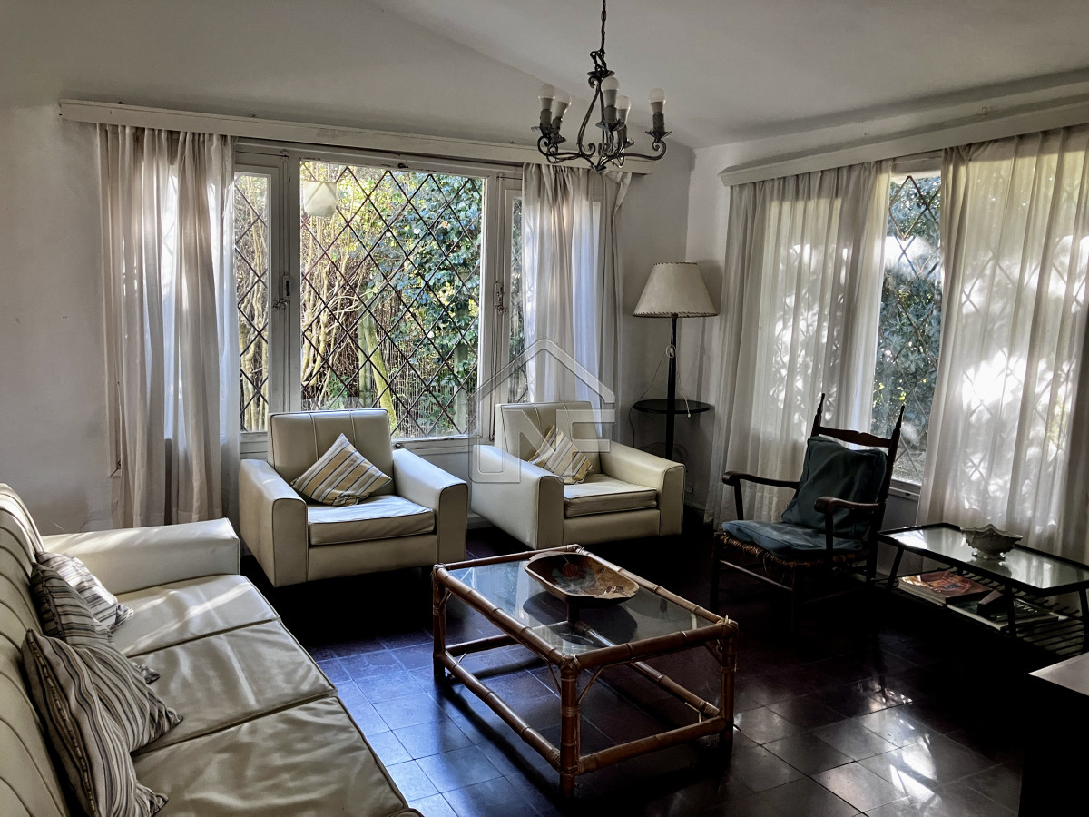 Casa ID.53 - Oportunidad destacada.Construcción solida sobre muy buen terreno, ubicada en Golf