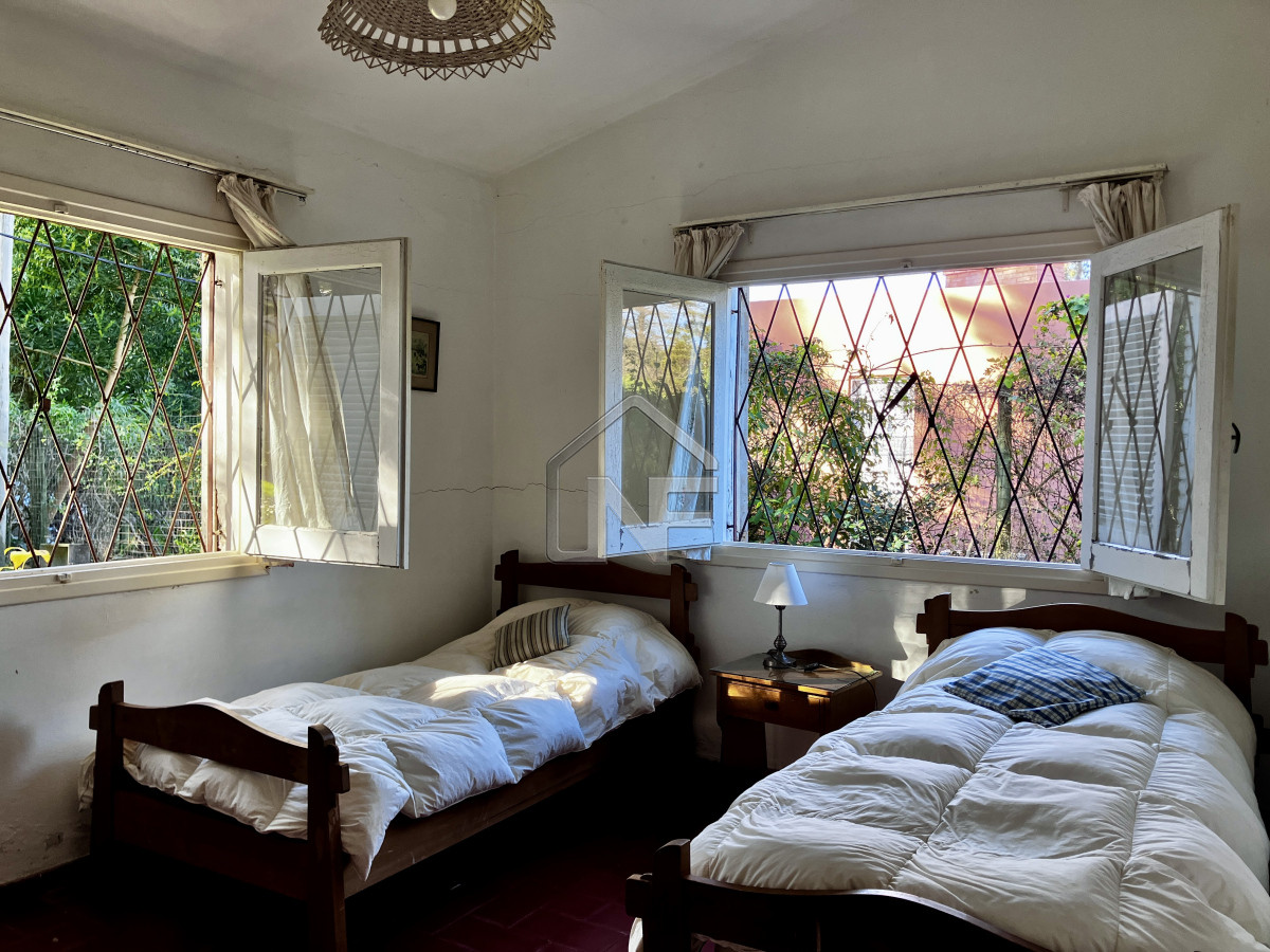 Casa ID.53 - Oportunidad destacada.Construcción solida sobre muy buen terreno, ubicada en Golf