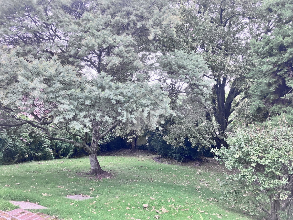 Casa ID.53 - Oportunidad destacada.Construcción solida sobre muy buen terreno, ubicada en Golf