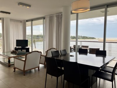Apartamento en La Barra 3 dormitorios con balcón
