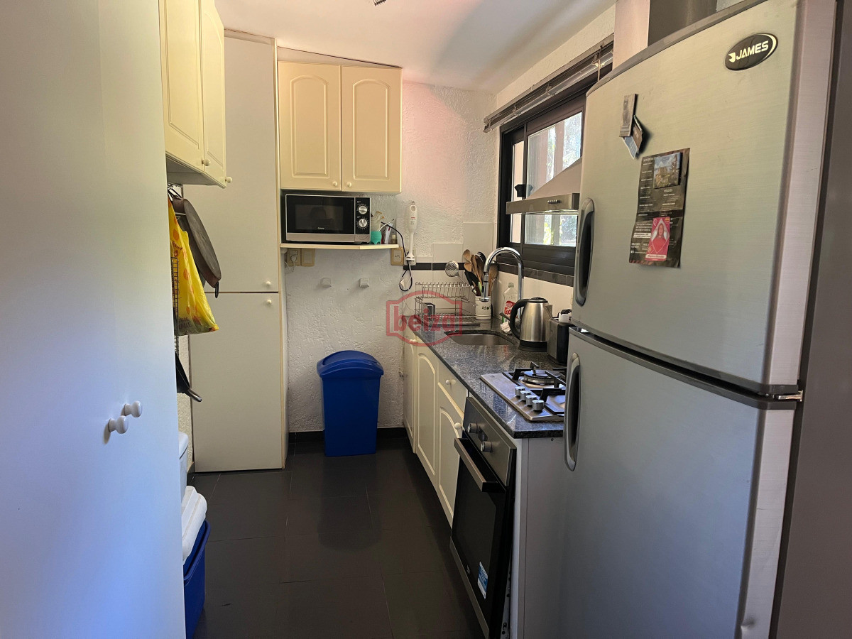 Casa ID.167073/Venta-de-Casa-4-dormitorios-en-Portezuelo,-Punta-del-Este. - Alquiler anual ideal uso comercial o familiar .Sobre Avenida Córdoba.