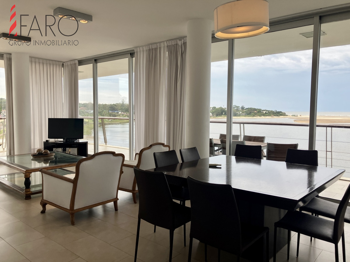 Apartamento en La Barra 3 dormitorios con balcón - FAR32593A