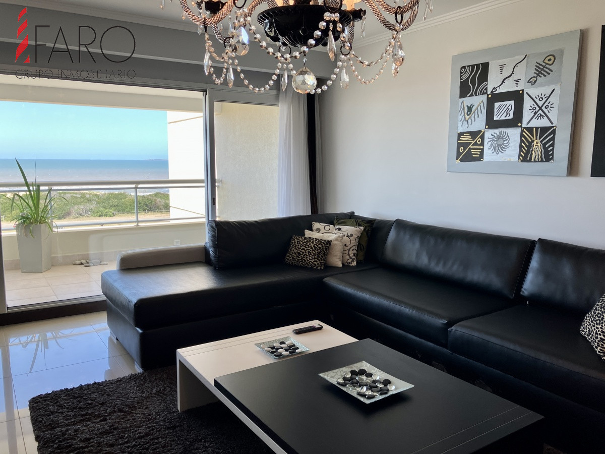 Apartamento en Brava 3 dormitorios y dependencia con terraza y cochera doble - FAR32623A