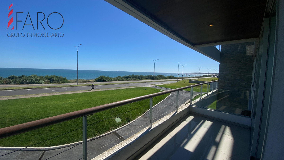 Apartamento en Playa Mansa/Pinares con Terraza y Parrillero Propio - FAR41885A