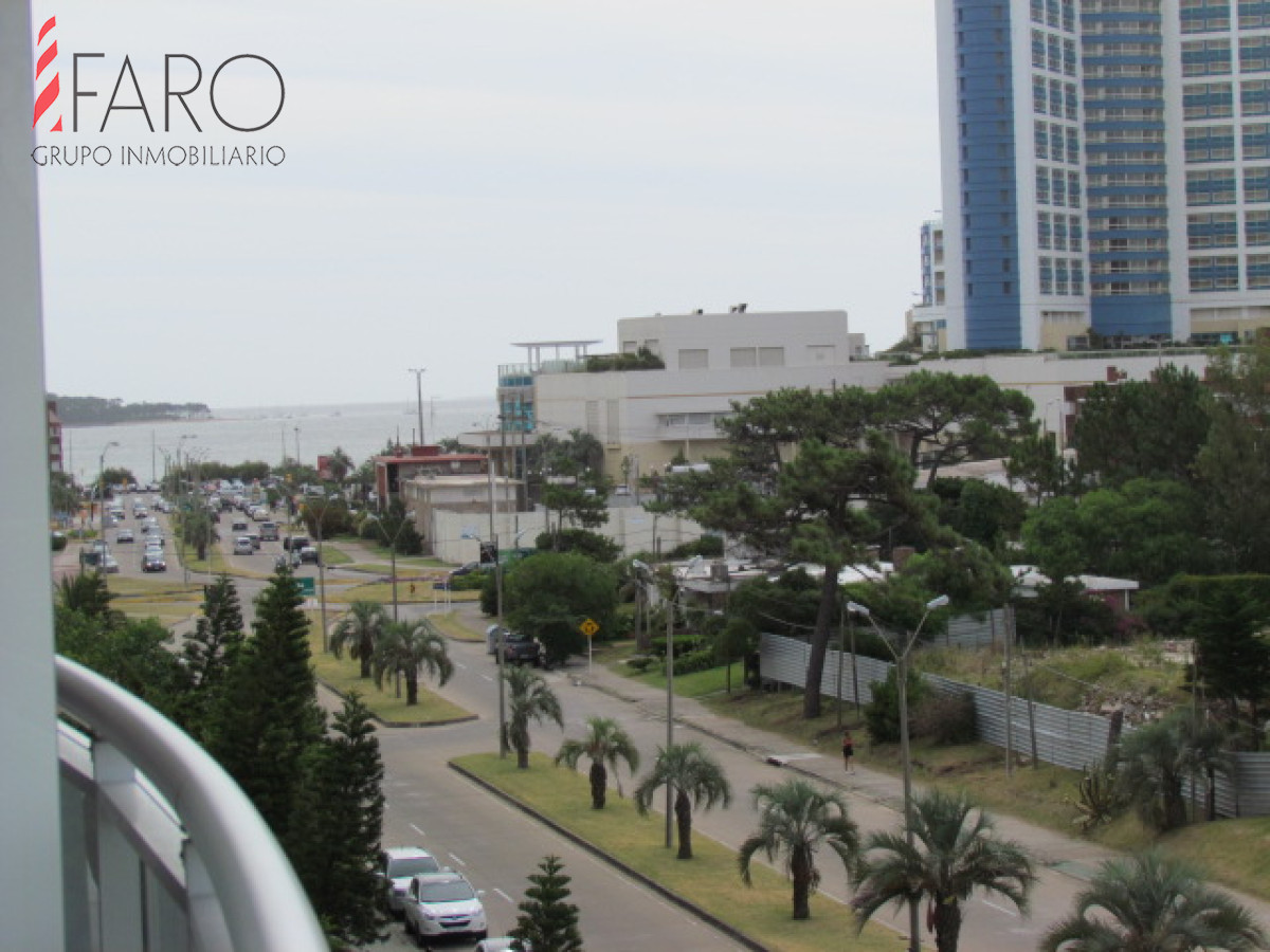 Apartamento en Brava 3 dormitorios con garage - FAR33601A