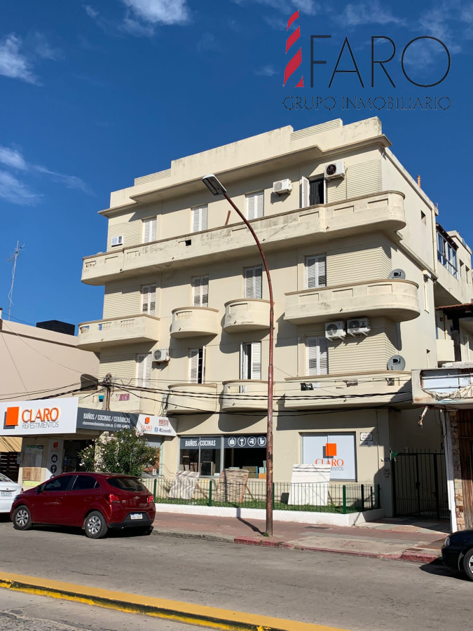 Apartamento con vistas al cerro y al mar en Piriápolis - FAR40876A