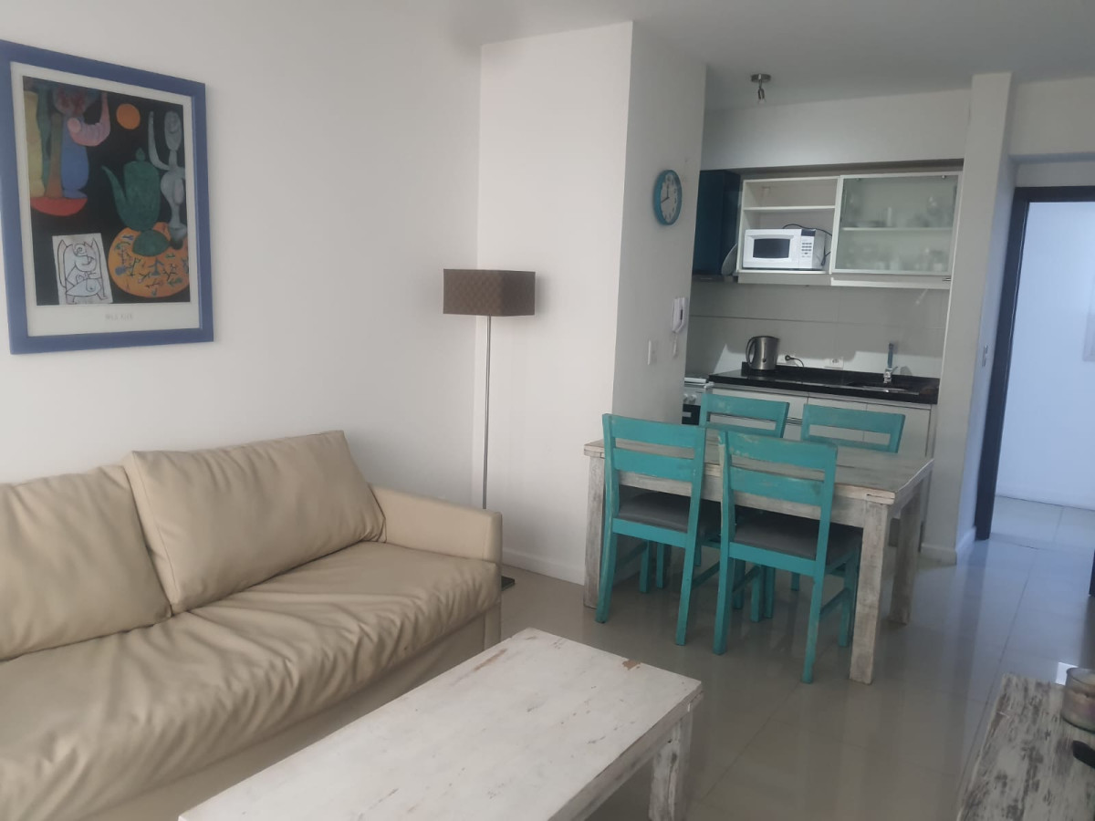 Apartamento en Peninsula a 200 mts del Puerto 