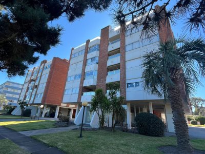 Apartamento en venta frente al mar en zona playa mansa