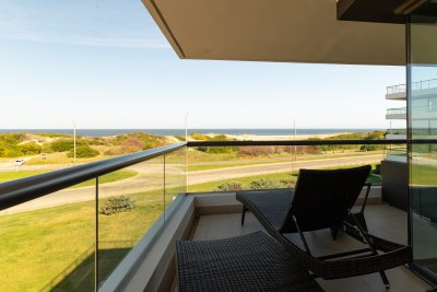 Apartamento en Brava 4 dormitorios con garage doble y terraza