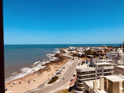 Buscas la amplitud de una casa con las vistas al mar de un apartamento??