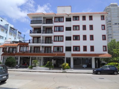 1 dormitorio en edificio con servicios