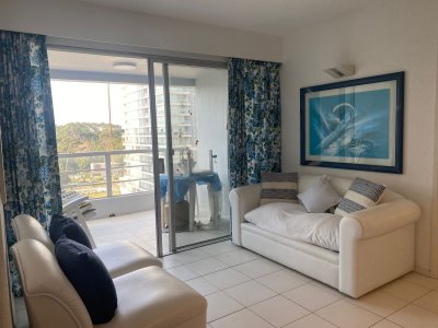 Apartamento en torre sobre av Roosevelt 