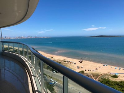 Buscas alquilar anual con las mejores vistas a Playa Mansa?