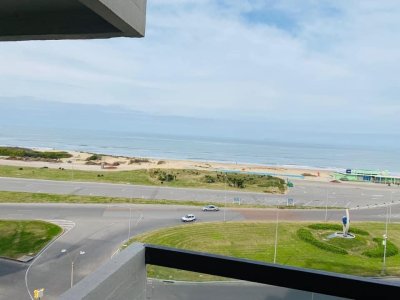 PLaya brava piso alto