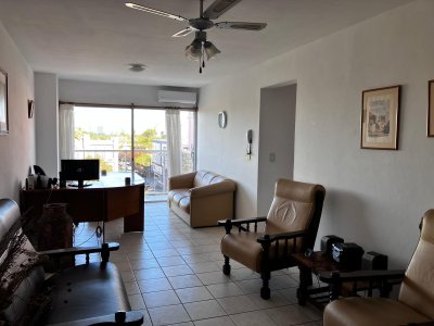 Apto 3 dormitorios, 2 baños en venta