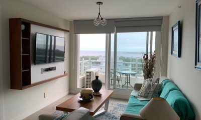 Piso alto en torre con servicios
