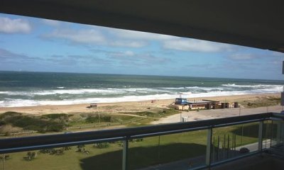 Apartamento en la Brava 3 dormitorios y dependencia con terraza