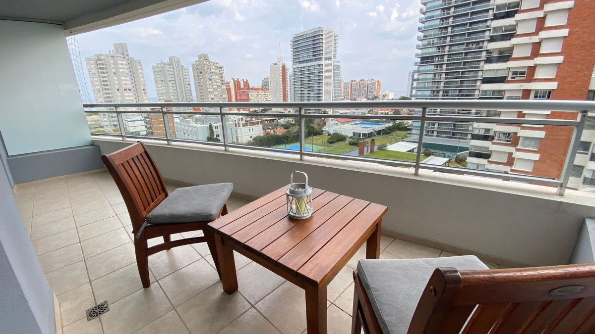 Apartamento en venta de 2 dormitorios en The Forest Tower, Punta del Este.