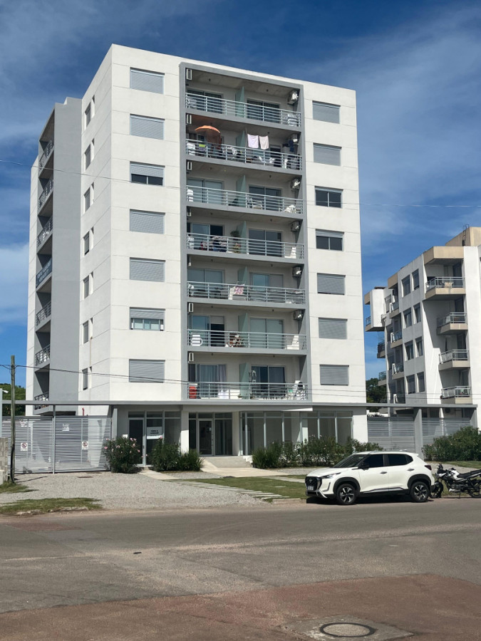 Venta de apartamento a estrenar en Maldonado - zona Atlántico Shopping