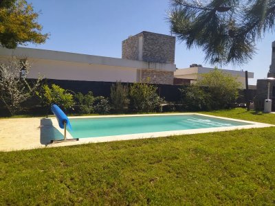 casa en barrio privado la residence 3 dormitorios con parrillero - far36375c