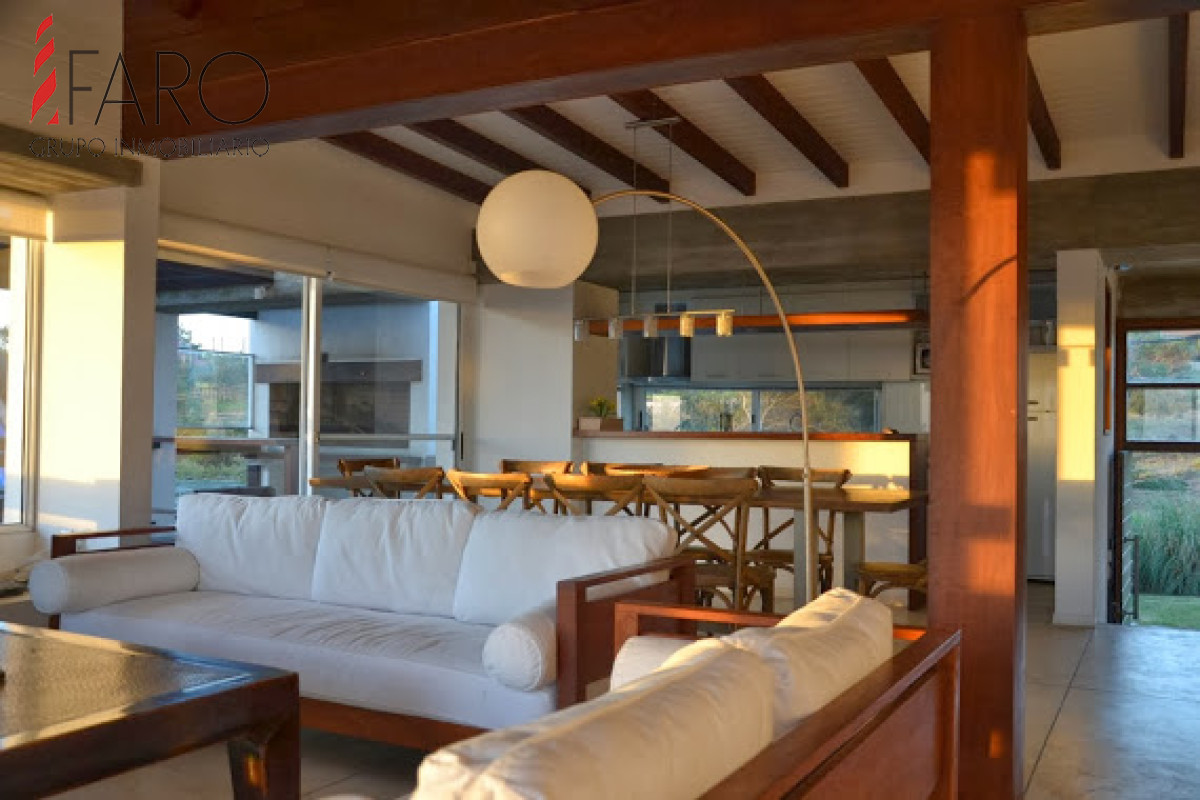 Casa en El Chorro 6 dormitorios con piscina y parrillero - FAR33970C