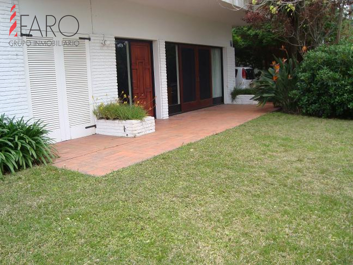 Casa en la Mansa 3 dormitorios y servicio con parrillero - FAR32927C