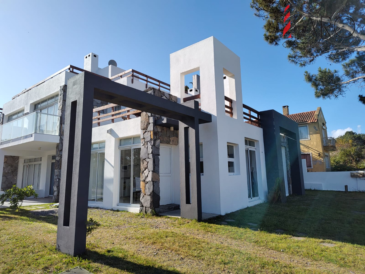 Moderna casa en alquiler  - FAR39352C