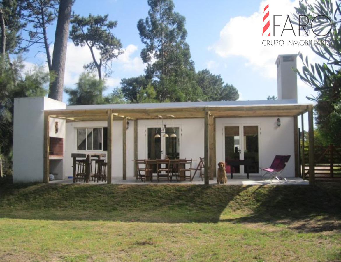 casa en barrio privado en jardines de córdoba 4 dormitorios con parrillero - far33247c
