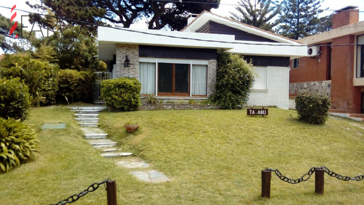 Casa en alquiler en playa Mansa a 200 m del mar  - FAR42894C