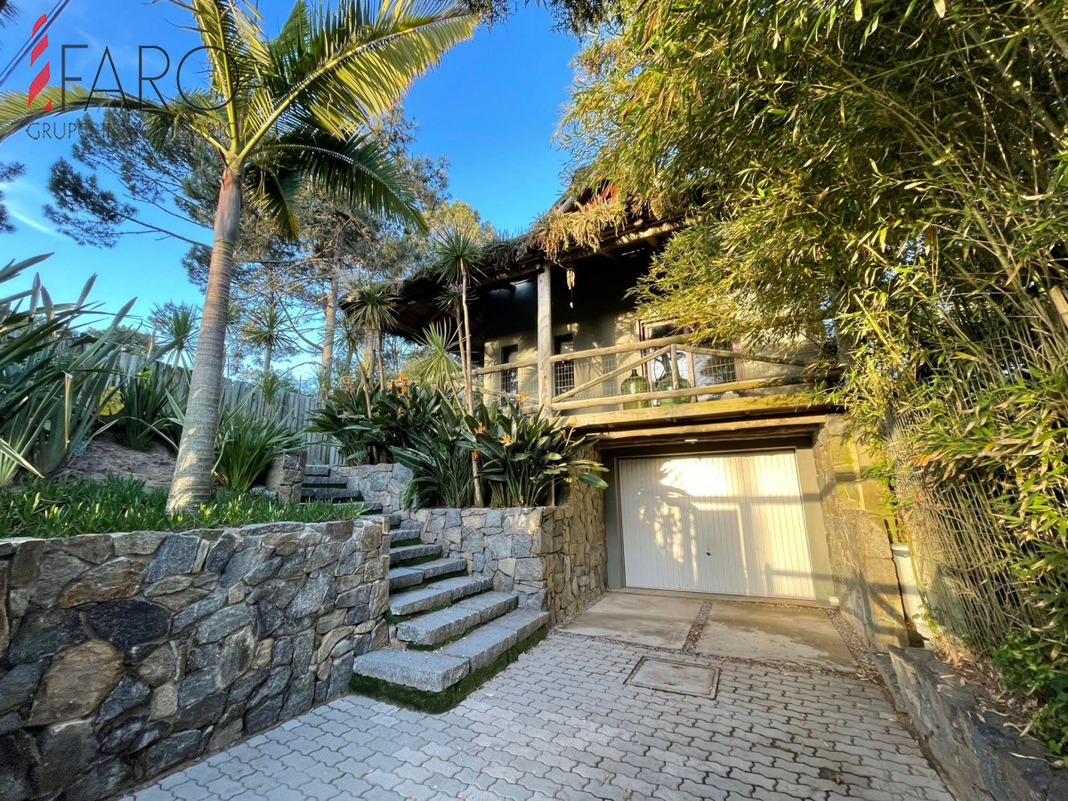 Casa en Montoya 3 dormitorios con deck y parrillero - FAR32695C