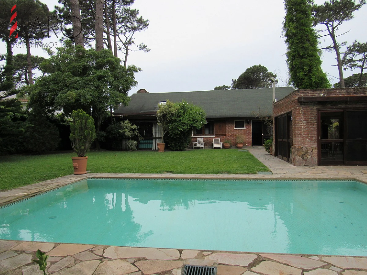 Casa en Mansa 4 dormitorios y dependencia, con piscina y barbacoa - FAR35938C