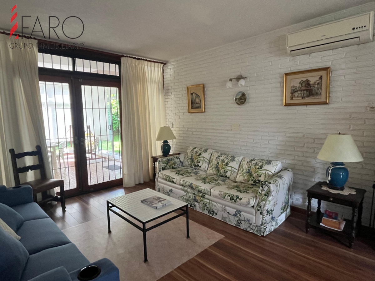 Alquiler de casa en playa mansa - FAR42966C