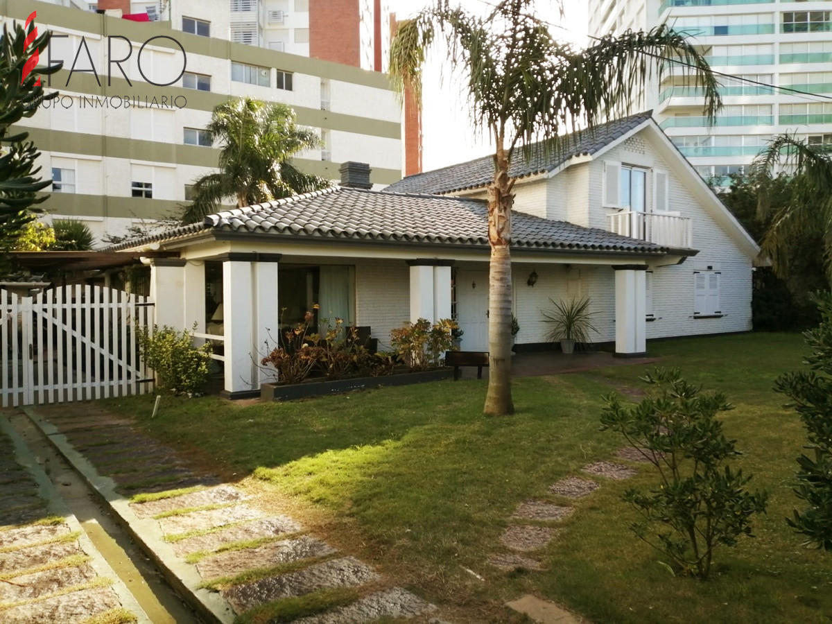 Casa en la Mansa 4 dormitorios y servicio con parrillero - FAR32630C