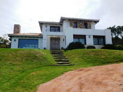 Casa en El Bosque del La Barra 4 dormitorios con parrillero