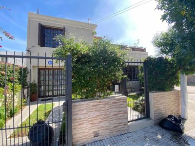 Casa reciclada a nuevo en zona Parque Batlle